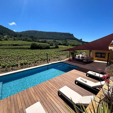 Cote Vignes Bed and Breakfast 4*