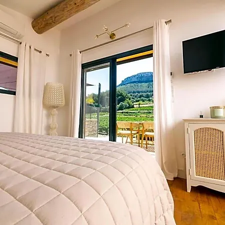 Cote Vignes Bed & Breakfast 4*