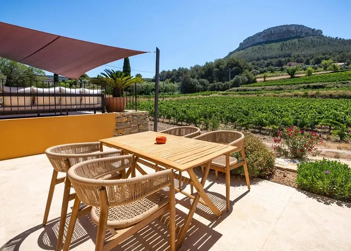 فندق مبيت وإفطار Cote Vignes 4*